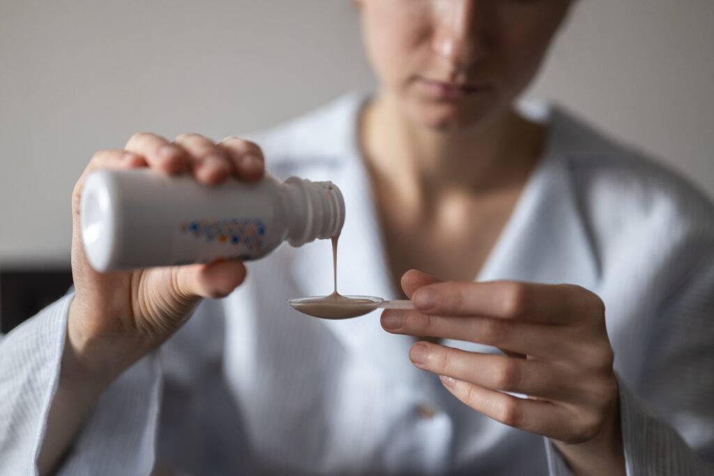 Liquid Multivitamin for Women : Benefits and Drawbacks